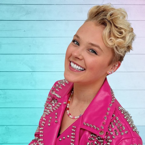 You are currently viewing JoJo Siwa