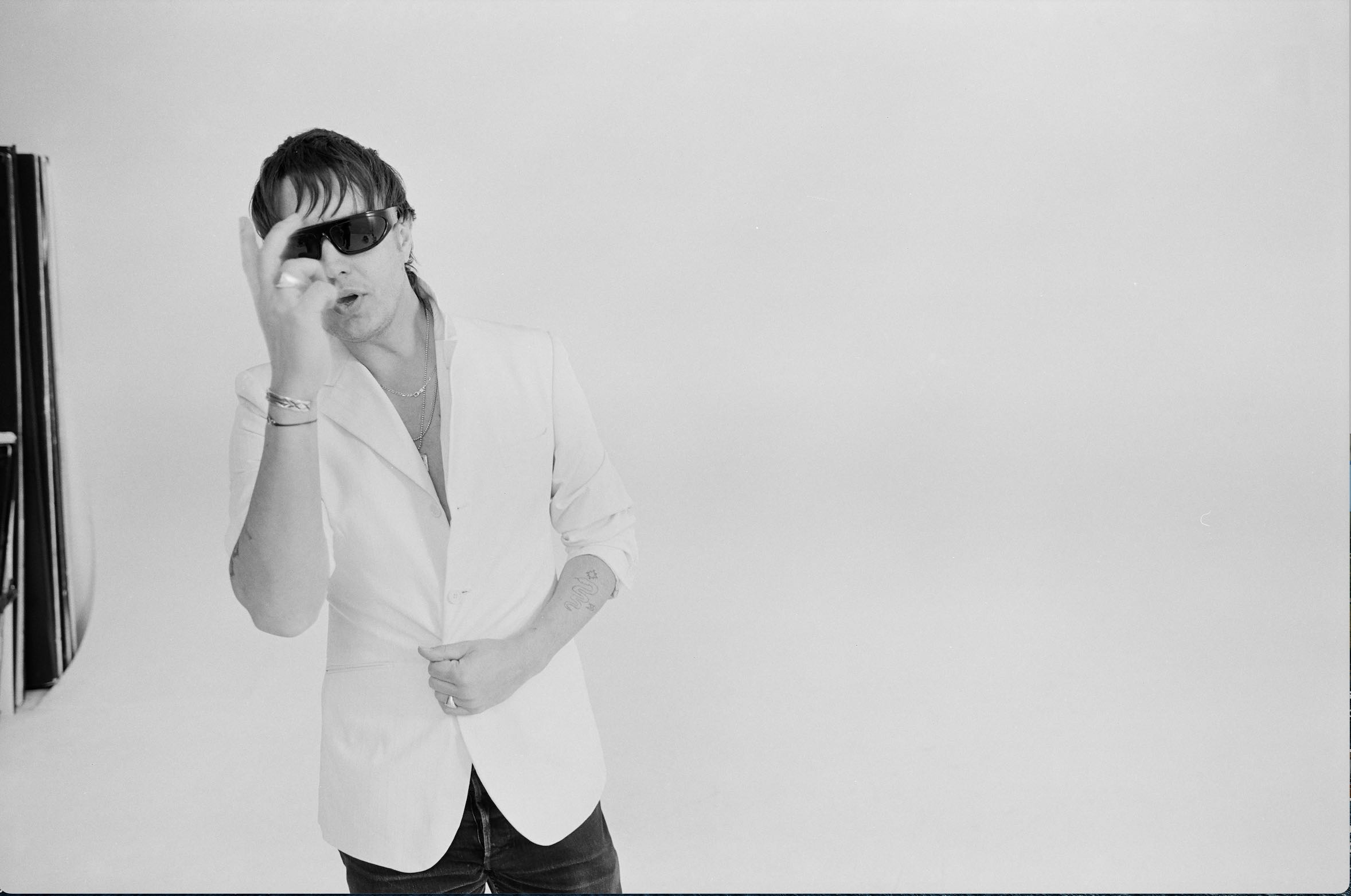 You are currently viewing Julian Casablancas